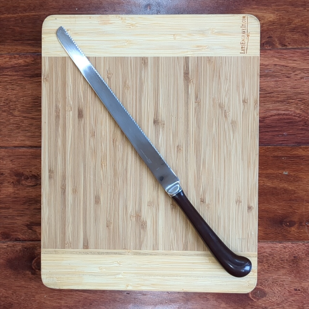 VINTAGE EKCO ETERNA  BREAD KNIFE WITH BROWN BAKELITE HANDLE